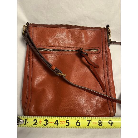 Fossil Leather Crossbody Bag Brown Adjustable Strap Zip Pocket Classic Style - Picture 6 of 6